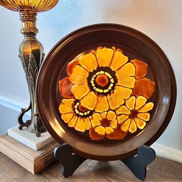 MCM Stoneware Brown Daisy 12 Inch Plate - Picture 1 of 5